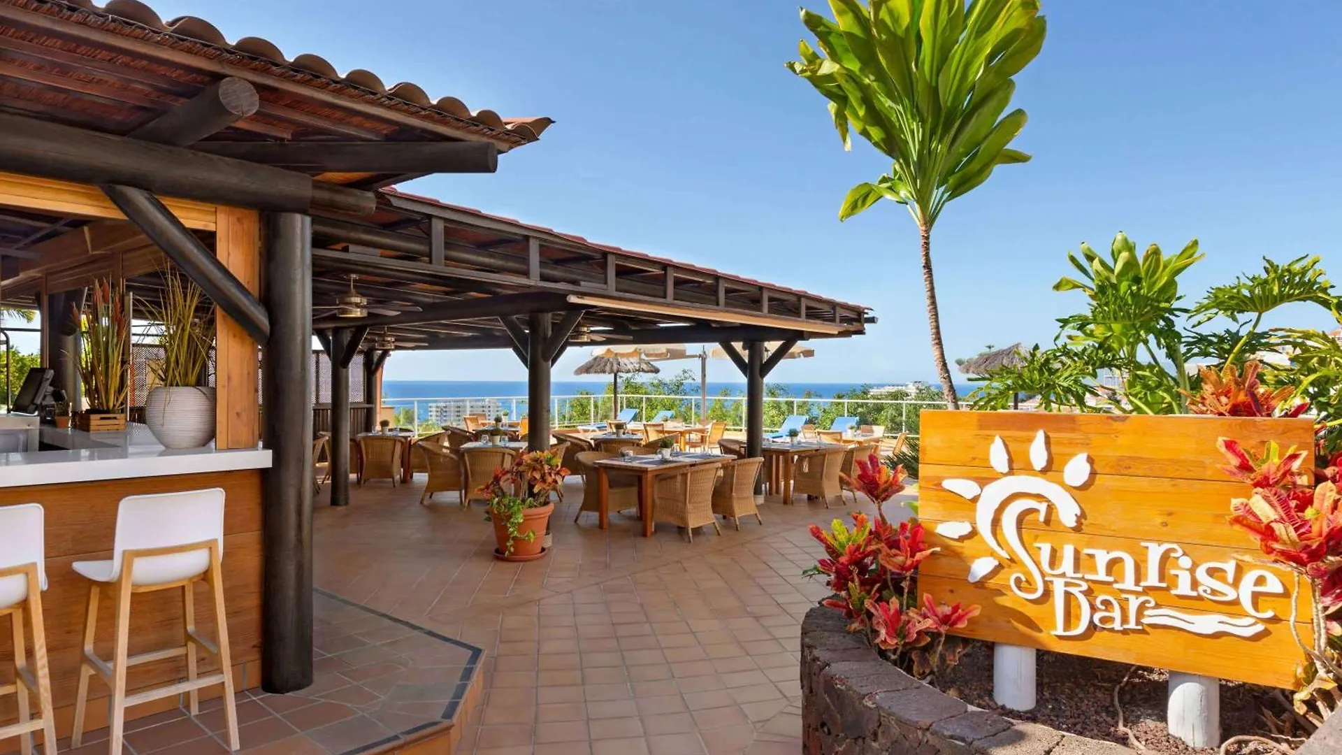 Wyndham Residences Costa Adeje 3*, アデヘ