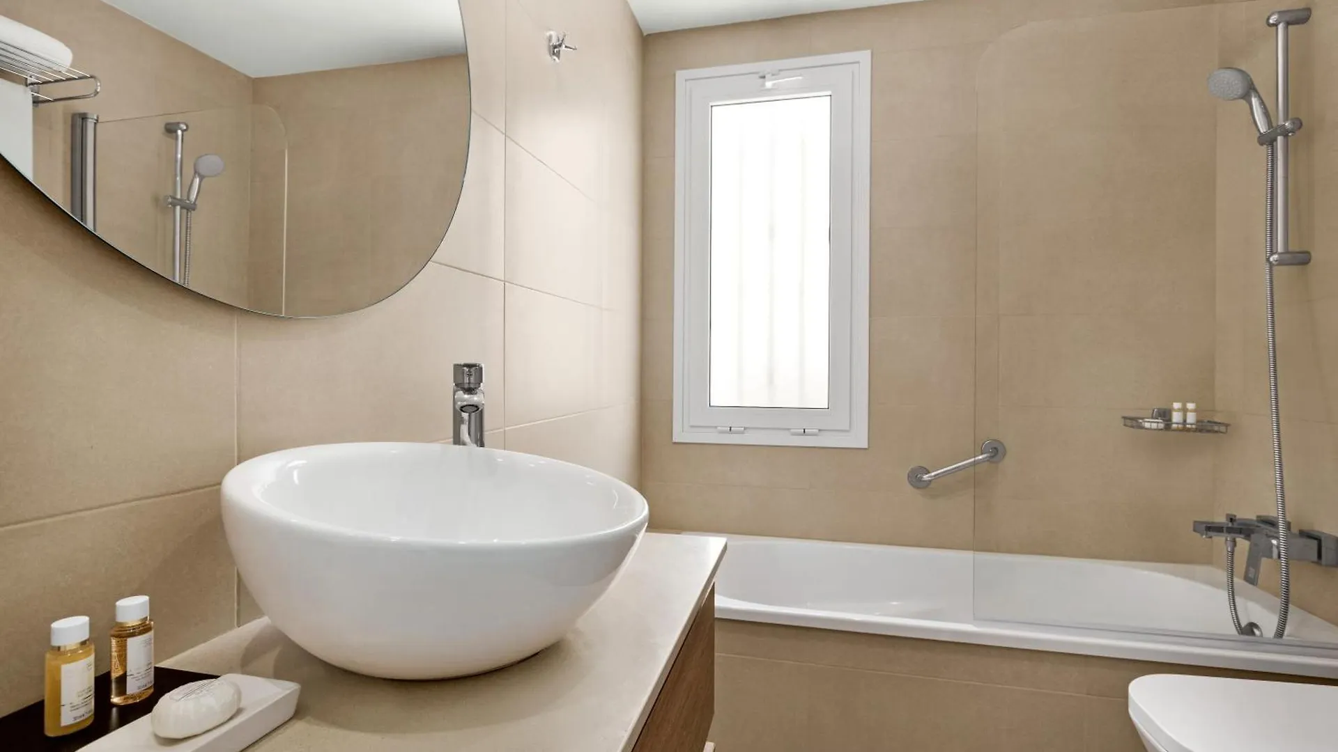 Wyndham Residences Costa Adeje 3*, アデヘ