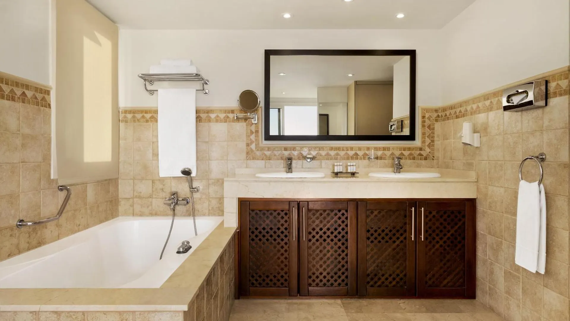 Апарт-отель Wyndham Residences Costa Adeje